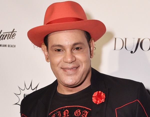 Sammy Sosa's Cowboy Look Is Confusing Fans on Twitter | E! News